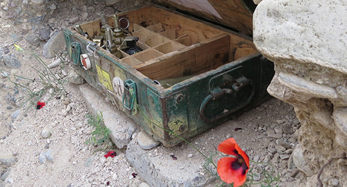 Ящик с патронами на передовой армии НКР. Фото Алвард Григорян для "Кавказского узла"