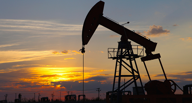 Нефтяная буровая вышка. Фото: http://www.vestikavkaza.ru/news/Rosneft-prodlila-litsenziyu-na-135-let-na-chechenskie-nedra.html