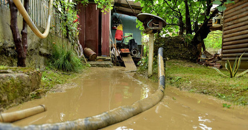 Последствия потопа в Сухуме. Фото: Sputnik/ Томас Тхайцук
