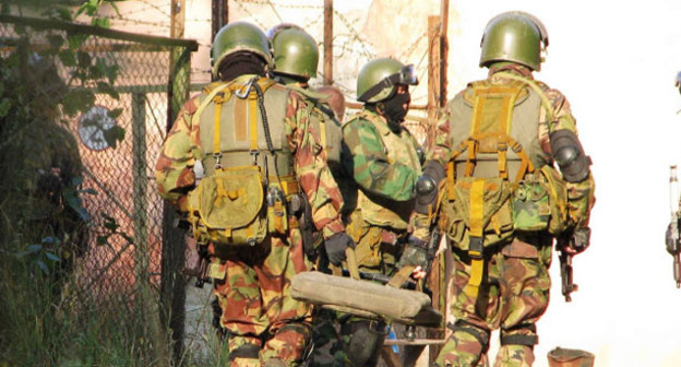 Сотрудники силовых структур. Фото http://nac.gov.ru/