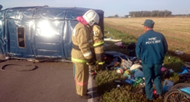 Последствия ДТП  в Зимовниковском районе Ростовской области. Фото: http://61.mchs.gov.ru/operationalpage/operational/item/4067027/