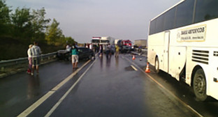 ДТП На трассе "Дон-М4". Фото http://61.mchs.gov.ru/operationalpage/operational/item/4075605/