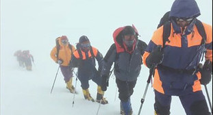 Спасатели в Эльбрусском районе. фото:https://www.facebook.com/pressmchskbr/?fref=ts 