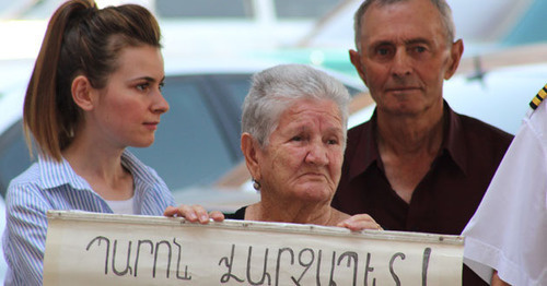 Акция протеста у правительственного здания в Ереване. 25 августа 2016 г. Фото Тиграна Петросяна для "Кавказского узла"