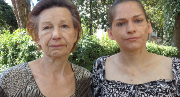 Мать и дочь Дегтяревы. Фото Светланы Кравченко для "Кавказского узла"