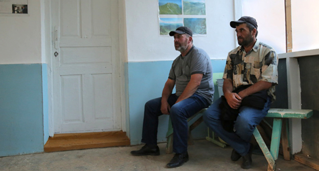 Жители села Хиндах. Фото: http://www.md-gazeta.ru/articles/obshchestvo/ya_by_prostil_/?sphrase_id=8071