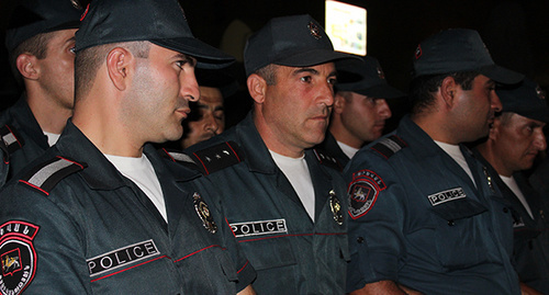 Сотрудники полиции во время акции протеста. Август 2016 г. Фото Тиграна Петросяна для "Кавказского узла"