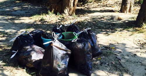Мешки с мусором, собранные на берегу реки Сунжа. Ингушетия, 10 сентября 2016 г. Фото предоставлено "Кавказскому узлу" активистами
