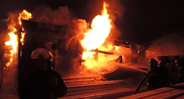 Пожар на АЗС в Дагестане. Фото6 
http://05.mchs.gov.ru/operationalpage/operational/item/4177995/