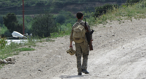 Солдат Армии обороны Нагорного Карабаха возвращается с дежурства. Фото Алвард Григорян для "Кавказского узла"