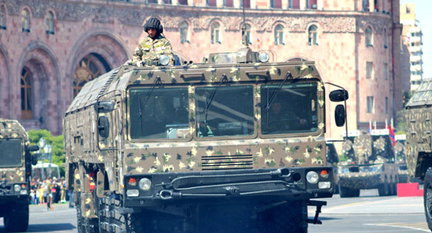 Российский ракетный комплекс "Искандер". Ереван, 21 сентября 2016 г. Фото Тиграна Петросяна для "Кавказского узла"