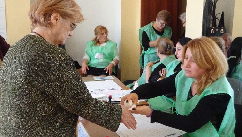 Голосование на участке №36 Чугуретского избирательного округа Тбилиси. 8 октября 2016 года. Фото Инны Кукуджановой для "Кавказского узла"