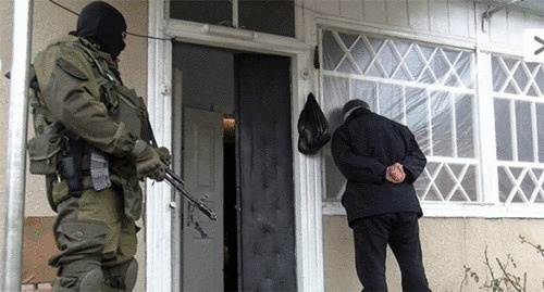 Задержание во время проведения КТО. Фото: http://nac.gov.ru/nakmessage/2015/04/07/v-kbr-provedena-kontrterroristicheskaya-operatsiya.html