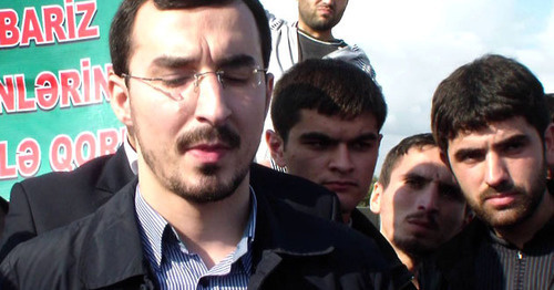 Талех Багирзаде (слева). Кадр из видео Youtube