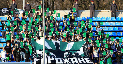 Фанаты футбольного клуба "Краснодар". Фото fckrasnodar.ru