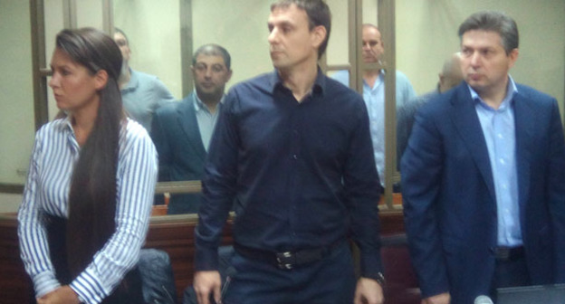 Подсудимые по делу Зиринова во время оглашения приговора, на первом плане - представители защиты. 11 октября 2016 г. Фото Константина Волгина для "Кавказского узла"