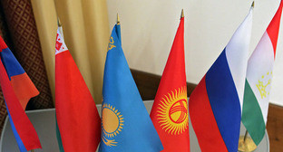 Флаги участниц стран саммита ОДКБ. Фото Sputnik/Виталий Белоусов  http://ru.armeniasputnik.am/armenia/20161014/5159536/Armenia-ODKB-glavi-gosydarstv-zasedanie.html