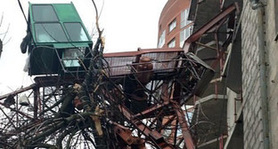 Кабина Рухнувшего крана. Фото: http://bloknot-rostov.ru/news/sledstvennyy-komitet-vozbudil-ugolovnoe-delo-po-fa-723194 Кабина Рухнувшего крана. Фото: http://bloknot-rostov.ru/news/sledstvennyy-komitet-vozbudil-ugolovnoe-delo-po-fa-723194