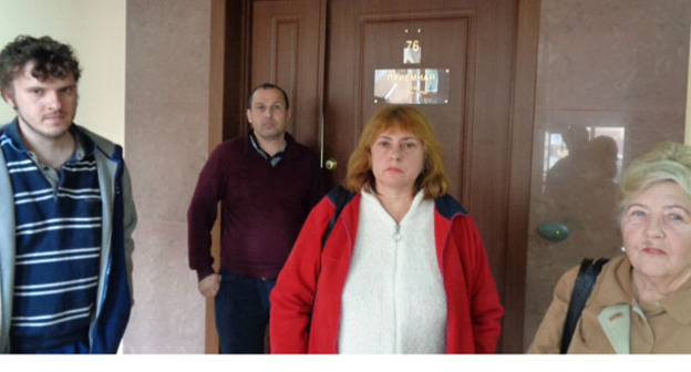 Жители многоквартирного дома № 4 на улице Цюрупы. Сочи. Фото Светланы Кравченко для "Кавказского узла"