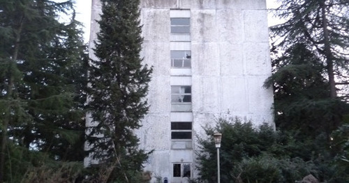 Здание корпуса № 3 санатория "Москва" в Сочи, где произошло убийство. Фото Светланы Кравченко для "Кавказского узла"