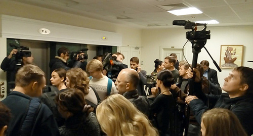 Журналисты в здании суда перед заседанием по делу Карпюка и Клыха. Фото Олега Краснова для "Кавказского узла"