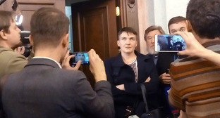 Надежда Савченко перед оглашением приговора. Москва, 26 октября 2016 г. Фото Олега Краснова для "Кавказского узла" Надежда Савченко перед оглашением приговора. Москва, 26 октября 2016 г. Фото Олега Краснова для "Кавказского узла"