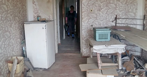 Многие квартиры дома пустуют, так как полностью разрушены. Цхинвал, 24 октября 2016 г. Фото Арсена Козаева для "Кавказского узла"