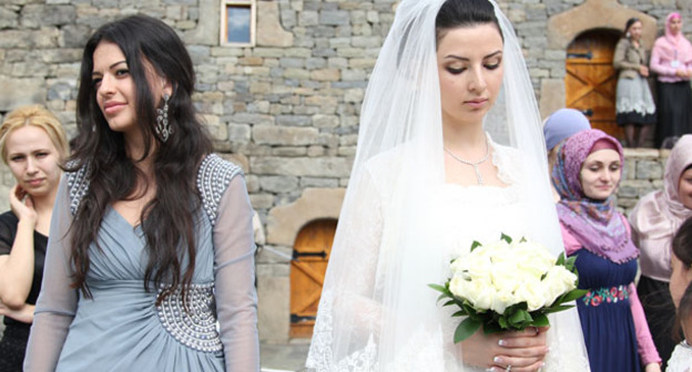 Свадьба в Чечне. Фото http://itum-kali.com/svadba-v-chechne/