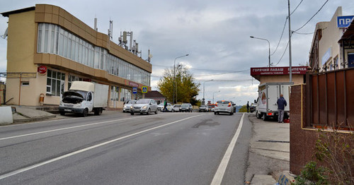 Остановки общественного транспорта «Мамайский перевал». Сочи, октябрь 2016 г. Фото Светланы Кравченко для "Кавказского узла"