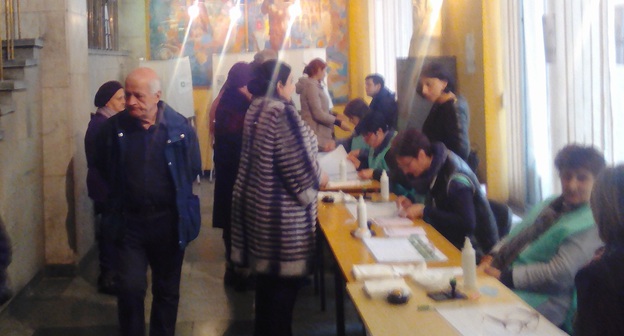 Участок в избирательном округе №1 в Тбилиси. 30 октября, Тбилиси. Фото Беслана Кмузова для "Кавказского узла".