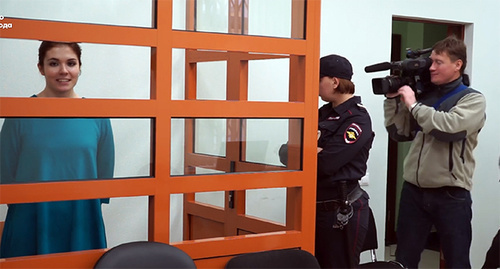 Варвара Караулова в зале суда. Фото: Стоп-кадр видео  http://www.svoboda.org/a/28033633.html
