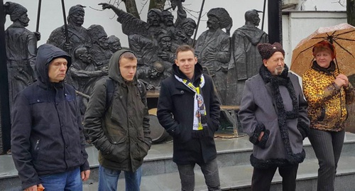 Участники "Русского марша" во время группового фото. 4 ноября 2016 года. Фото Анны Грицевич для "Кавказского узла"