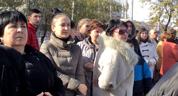 Жители Нальчика во время праздничного концерта в честь Дня народного единства. 4 ноября 2016 г. Фото Людмилы Маратовой для "Кавказского узла"