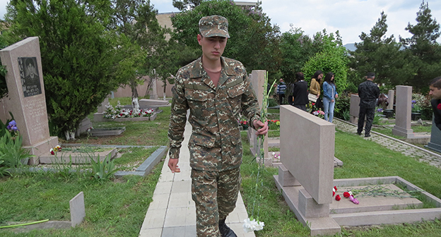 На Мемориальном комплексе в Степанакерте также похоронены воины карабахской войны. Фото Алвард Григорян для "Кавказского узла"