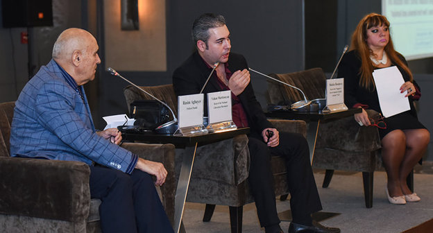 В Баку на международной конференции "Армяно-азербайджанский нагорно-карабахский конфликт, основные препятствия и перспективы урегулирования: взгляд из Армении и Азербайджана". Фото:  
 http://ru.sputnik.az/karabakh/20161108/407632852/geneticheskaja-nesovmestimost-armjan-azerbajdzhancev-vrane.html