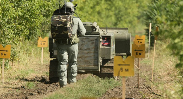 Разминирование территории. Фото: Sputnik/Саид Царнаев