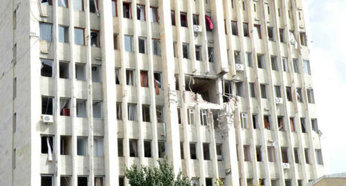 Дом правительства Южной Осетии в Цхинвале. Август 2008. Фото Луизы Оразаевой для "Кавказского узла"