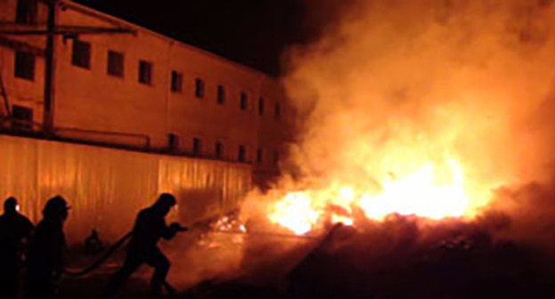 Пожар на складе в Ростове-на-Дону. Фото http://news61.ru/incident/9083.html