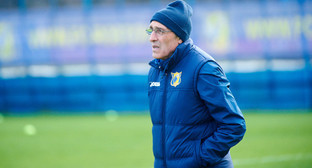Иван Альбертович Данильянц. Фото http://www.fc-rostov.ru/command/trainers/61/photo#3 Иван Альбертович Данильянц. Фото http://www.fc-rostov.ru/command/trainers/61/photo#3