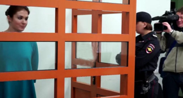 Варвара Караулова в зале суда. Фото: RFE/RL