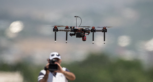 Армянский беспилотьник в возджухе Фото © Sputnik/ Asatur Yesayants
 http://ru.armeniasputnik.am/society/20160702/4148555.html