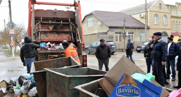 Мусорная свалка. Фото http://www.riadagestan.ru/