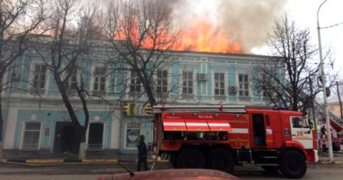 Пожар в поликлиннике Новочеркасска. 29 ноября 2016 г. Фото http://www.donnews.ru/