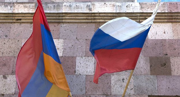 Флаги Армении и России. Фото © Sputnik/ Алина Старостина
http://ru.armeniasputnik.am/armenia/20161130/5638915/ministry-oborony-armenii-i-rossii-podpisali-soglashenie-ob-obedinennoj-gruppirovke-vojsk.html