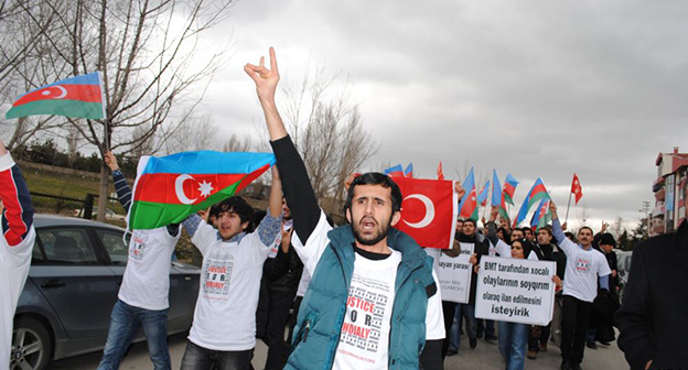 Эльгиз Гахраманов. Фото http://www.radioazadlyg.org/a/27923063.html