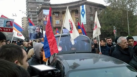 Участники шествия в поддержку арестованных членов "Сасна Црер". Ереван, 10 декабря 2016 года. Фото Инессы Саргсян для "Кавказского узла".