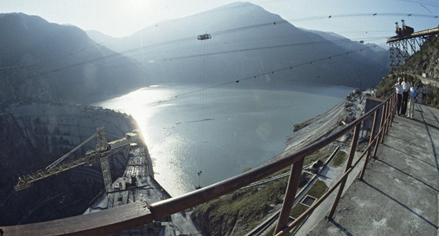 Ингурская ГФЭ. Фото © Sputnik/ Валерий Шустов
http://sputnik-georgia.ru/tourism/20160921/233265512/U-plotiny-Inguri-GJeS-obustrojat-turisticheskij-centr.html