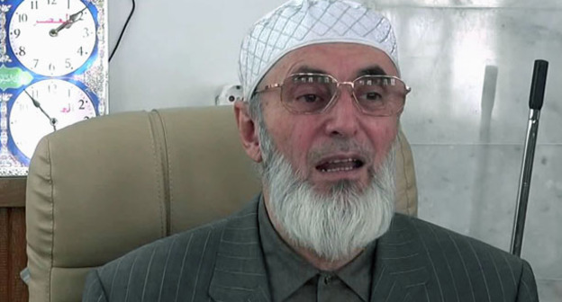 Имам Иса Цечоев. Кадр из видео пользователя  
ALANSAR.ru https://www.youtube.com/watch?v=4RK-68peYGA