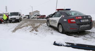 Движение на горной дороге. Фото FB / Департамент автомобильных дорог
http://ru.armeniasputnik.am/caucasus/20161214/5785602/kpp-verhnij-lars-zakryt-dlya-vsekh-vidov-transportnyh-sredstv.html Движение на горной дороге. Фото FB / Департамент автомобильных дорог
http://ru.armeniasputnik.am/caucasus/20161214/5785602/kpp-verhnij-lars-zakryt-dlya-vsekh-vidov-transportnyh-sredstv.html