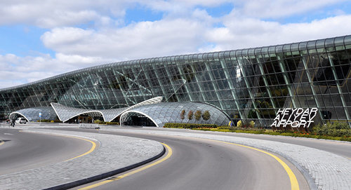 Международный аэропорт в Баку. Фото © Sputnik / Murad Orujov
http://ru.sputnik.az/economy/20161214/408080756/bjudzhetnyj-aviaperevozchik-buta-dochka-azal.html